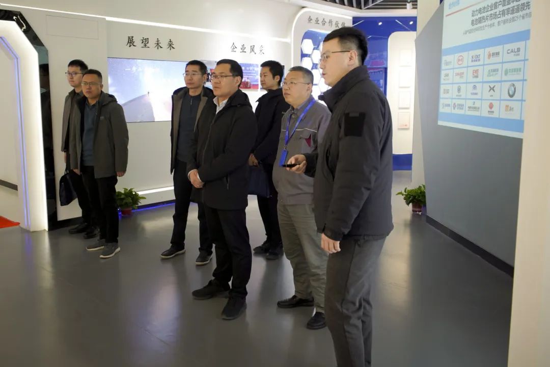 河南省工信厅深入爱彼爱和调研，助力企业创新发展